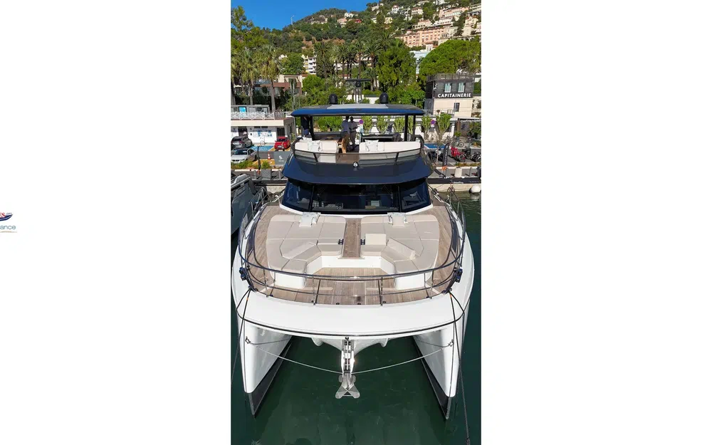slider 9 Prestige Yachts M7