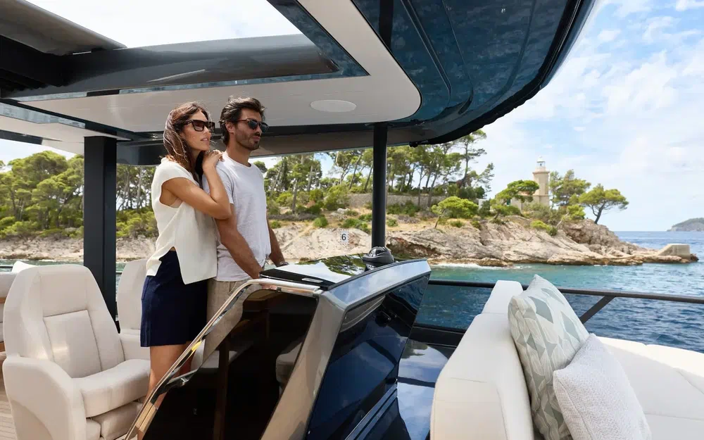 slider 7 Prestige Yachts M7