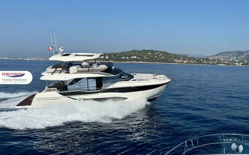 slider 0 Prestige Yachts F5.7