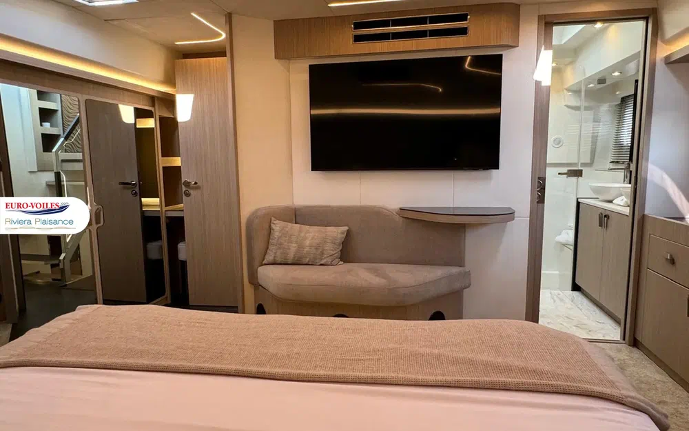 slider 12 Prestige Yachts F5.7