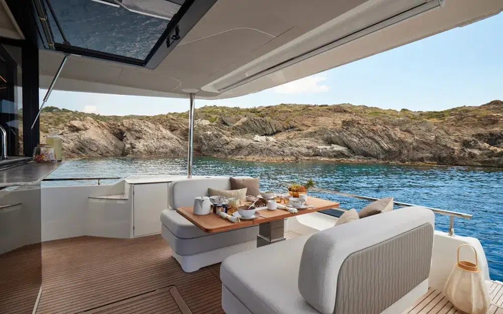 slider 3 Prestige Yachts F5.7
