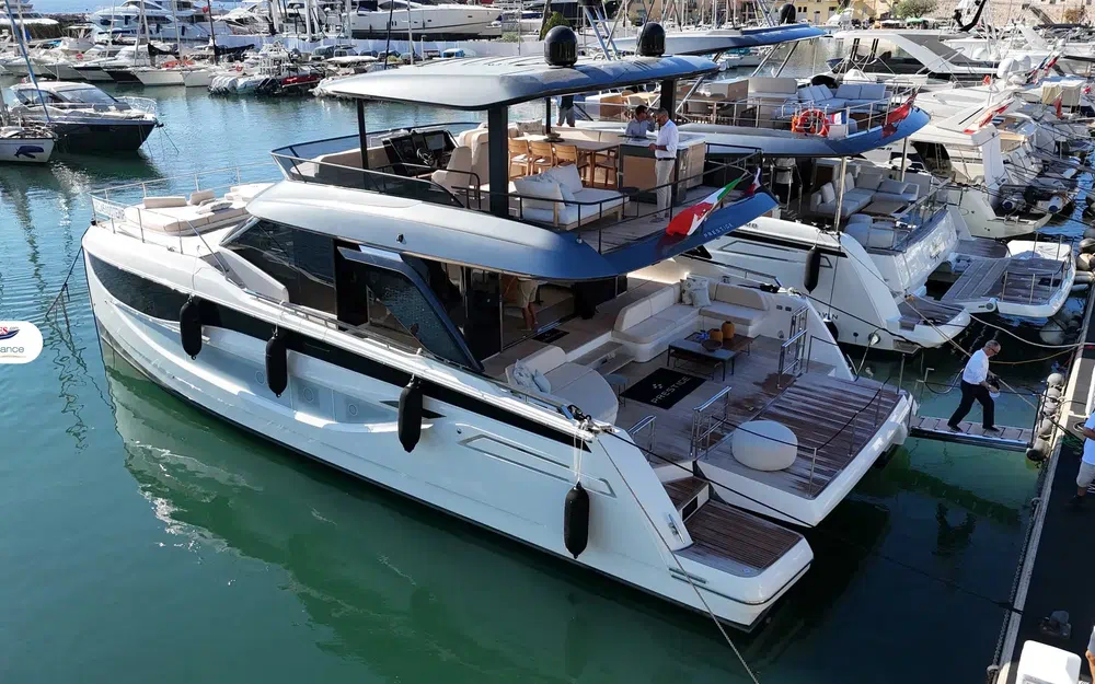 slider 2 Prestige Yachts M7