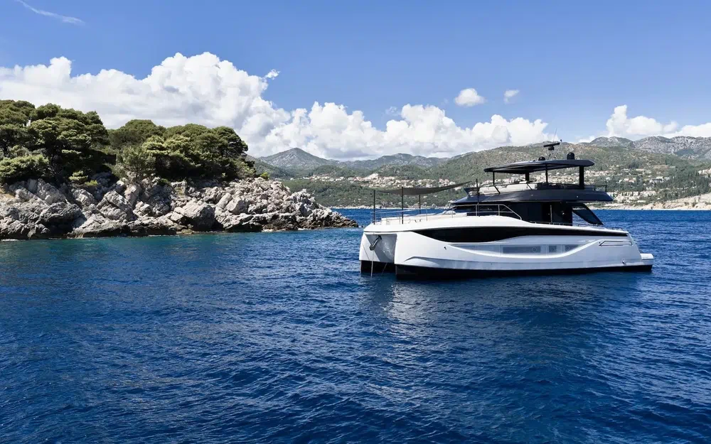 slider 5 Prestige Yachts M7