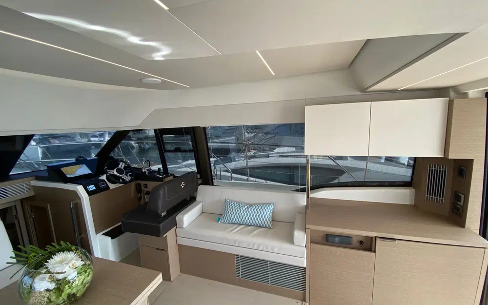 slider 11 Prestige Yachts 420 Fly