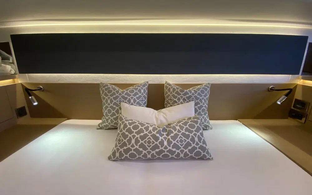 slider 17 Prestige Yachts 420 Fly