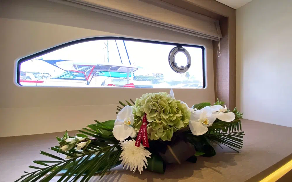 slider 18 Prestige Yachts 420 Fly