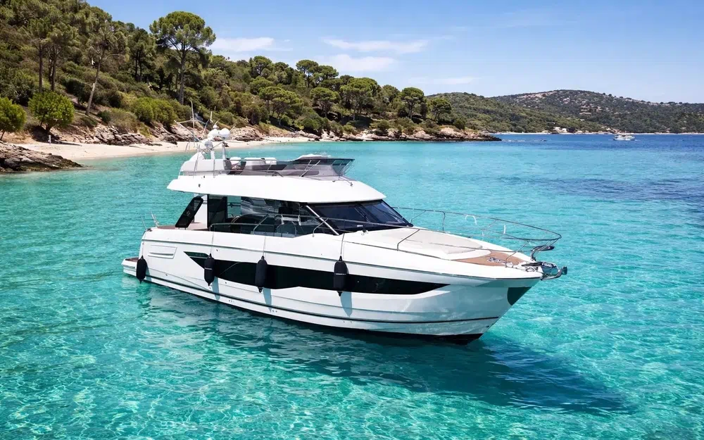 slider 0 Prestige Yachts F4.3