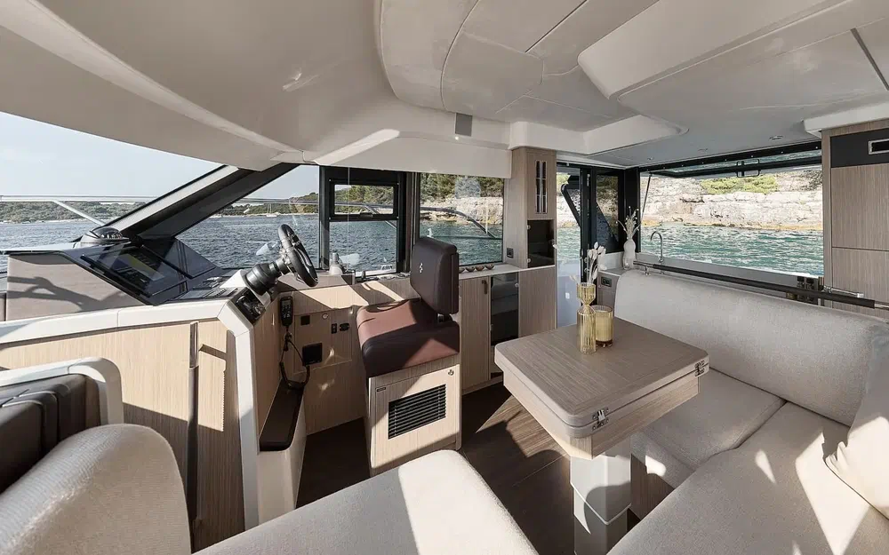 slider 15 Prestige Yachts F4.3