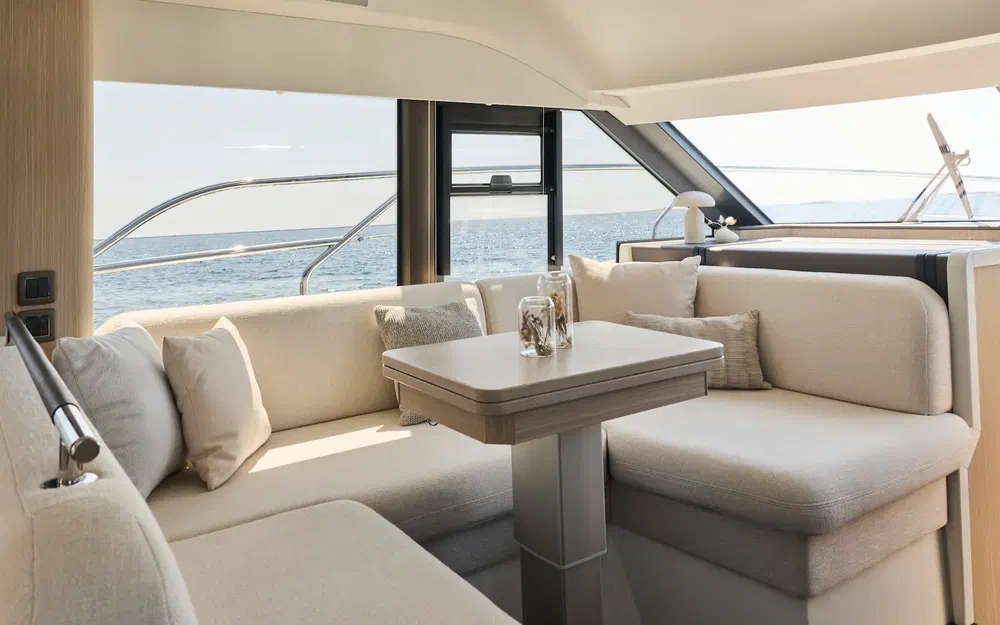 slider 16 Prestige Yachts F4.3