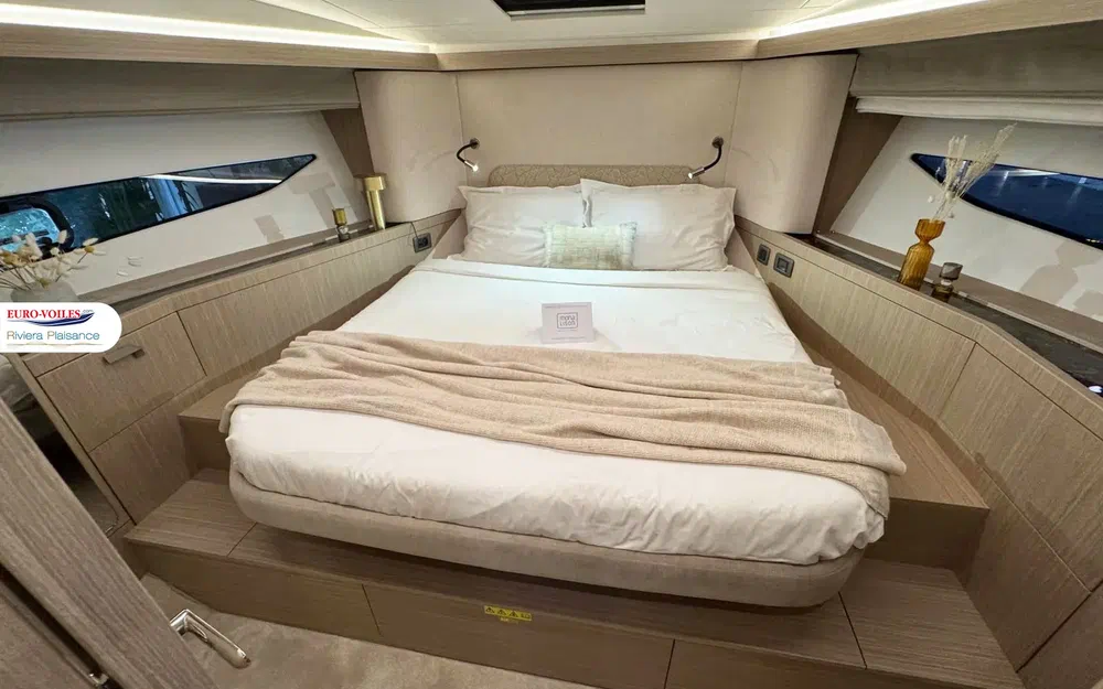 slider 19 Prestige Yachts F4.3