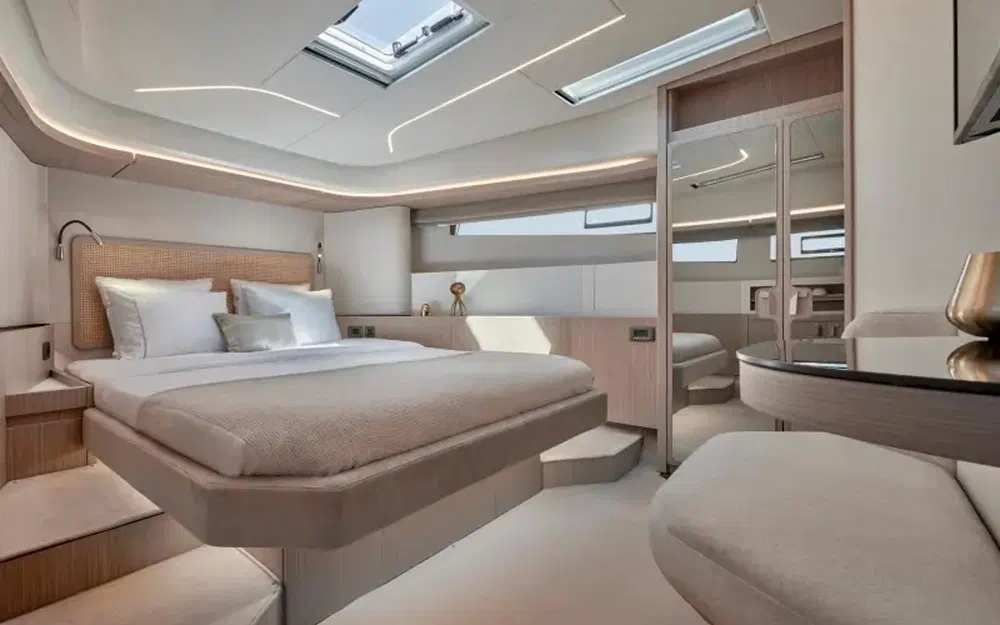slider 8 Prestige Yachts F4.9