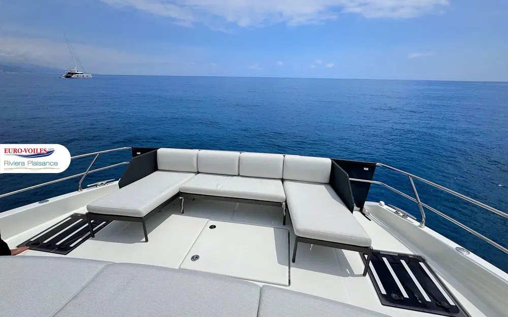 slider 9 Prestige Yachts M48