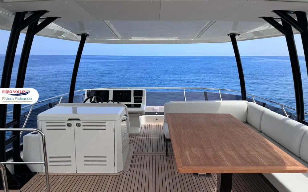 slider 12 Prestige Yachts M48