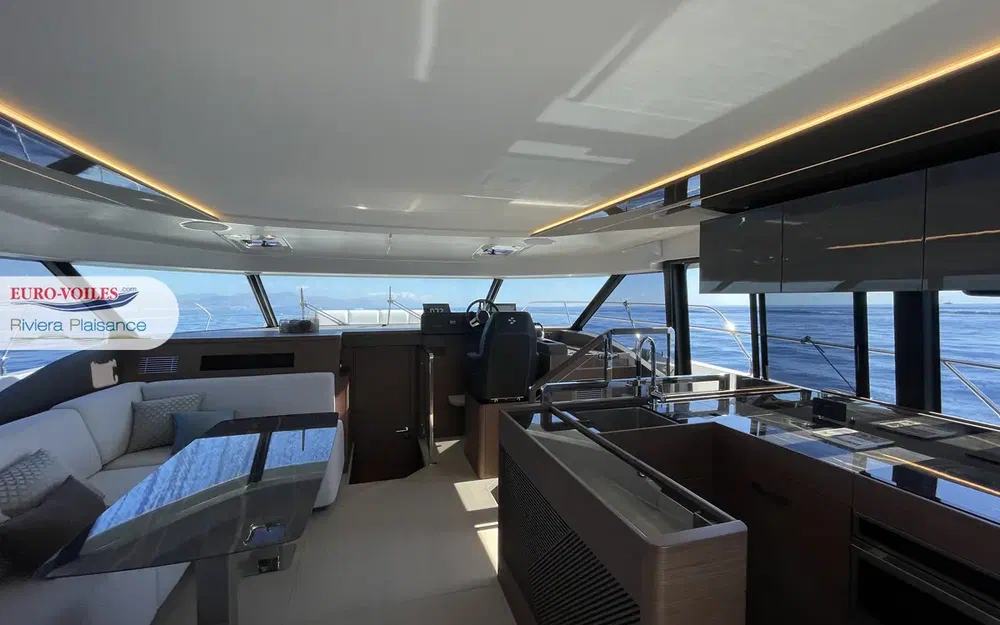slider 16 Prestige Yachts M48