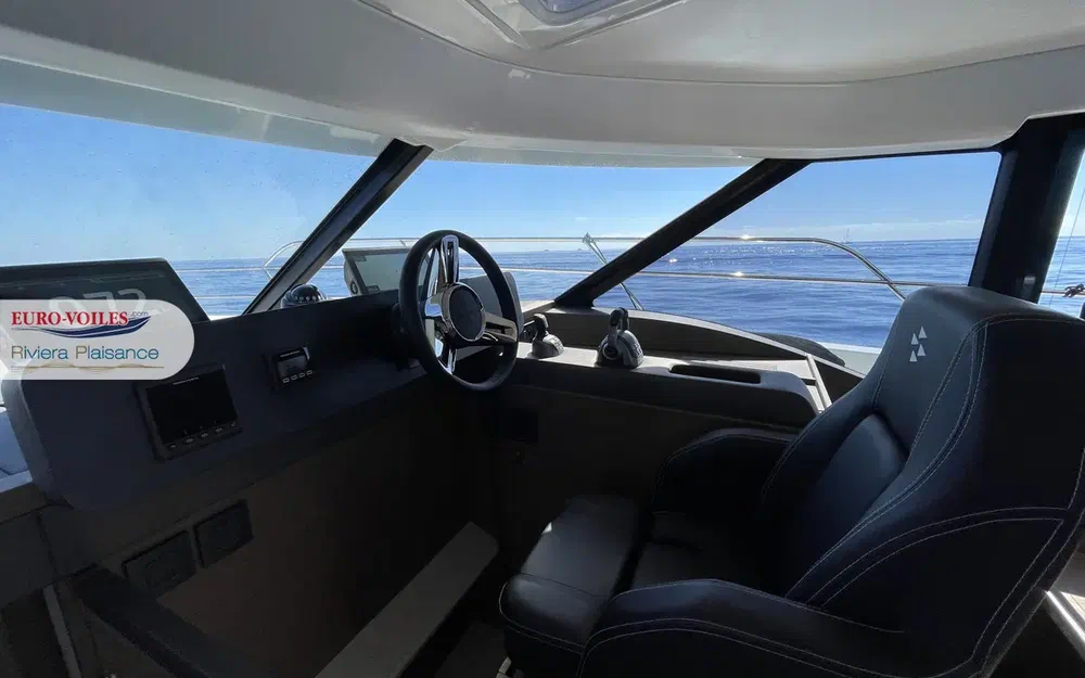 slider 18 Prestige Yachts M48