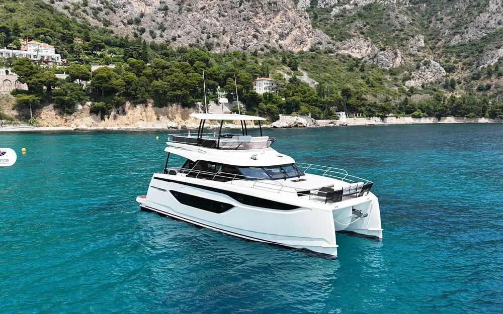 slider 1 Prestige Yachts M48