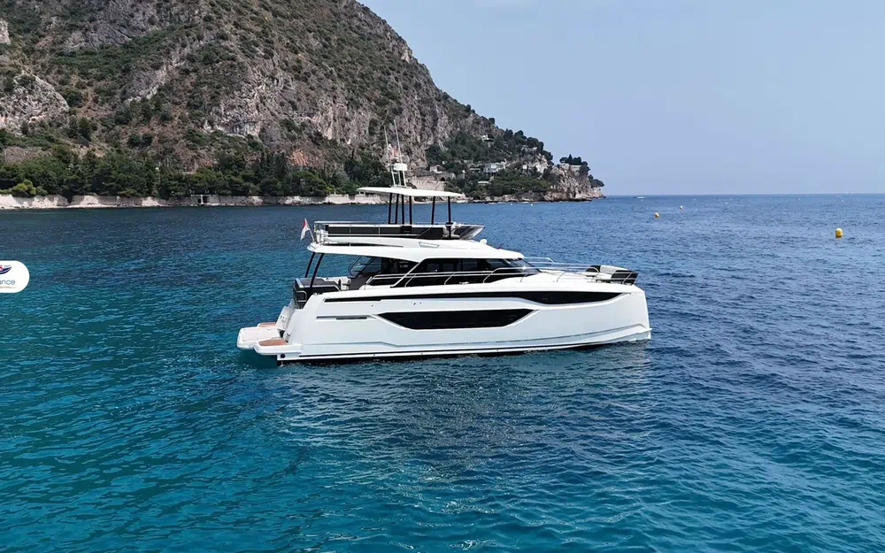 slider 2 Prestige Yachts M48