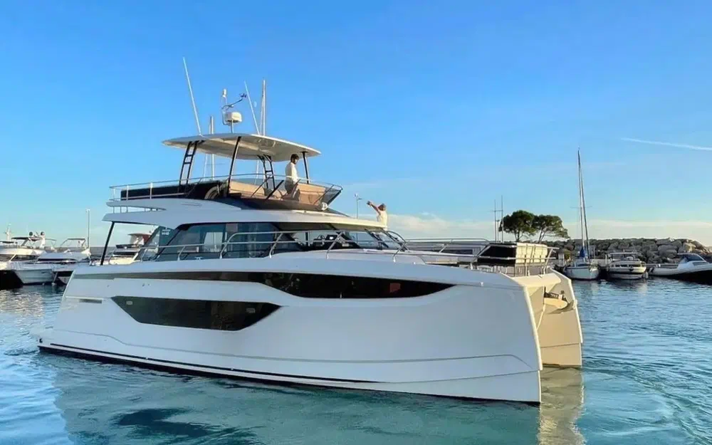 slider 3 Prestige Yachts M48