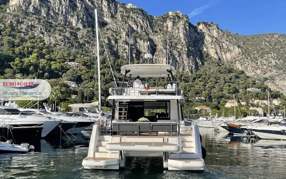 slider 5 Prestige Yachts M48