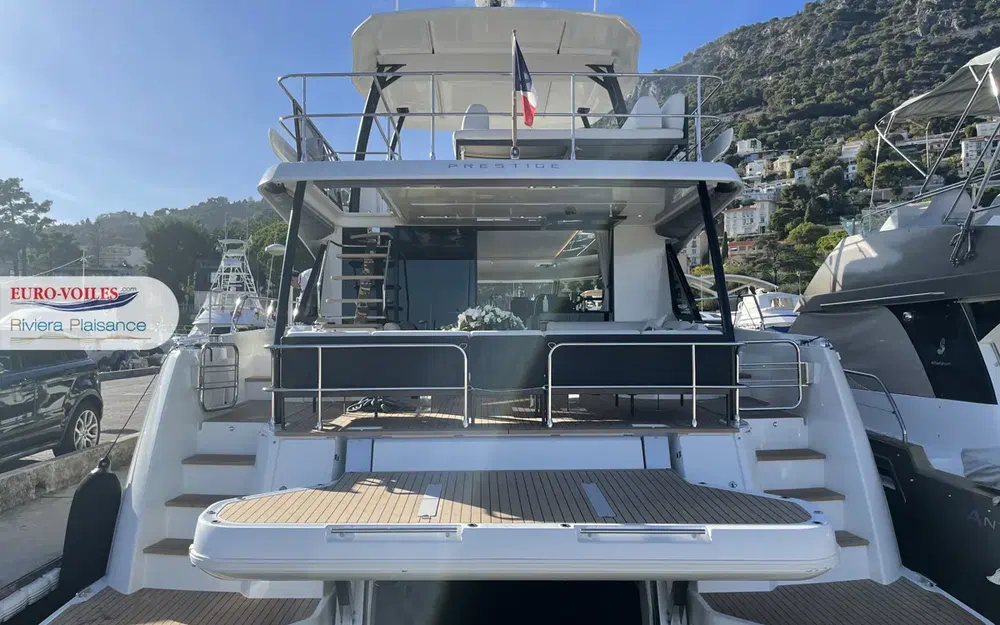 slider 6 Prestige Yachts M48
