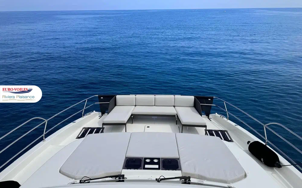 slider 8 Prestige Yachts M48