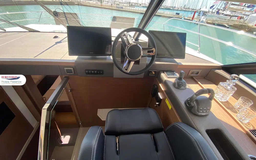 slider 9 Prestige Yachts M48