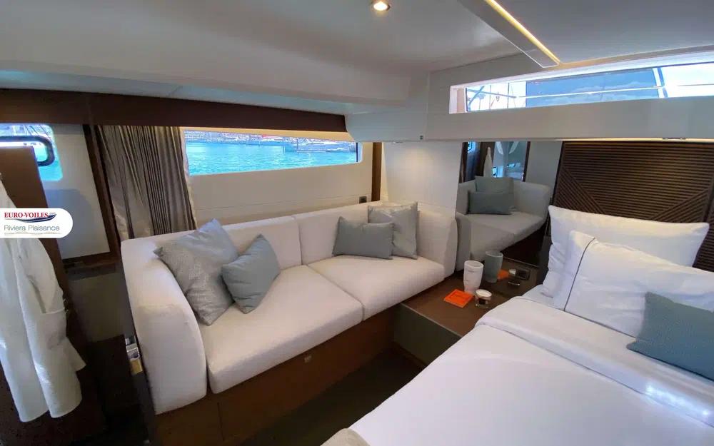 slider 12 Prestige Yachts M48