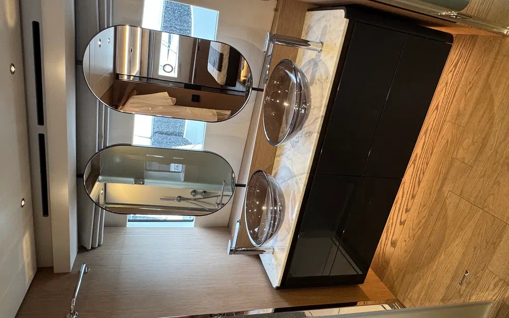 slider 24 Prestige Yachts M8