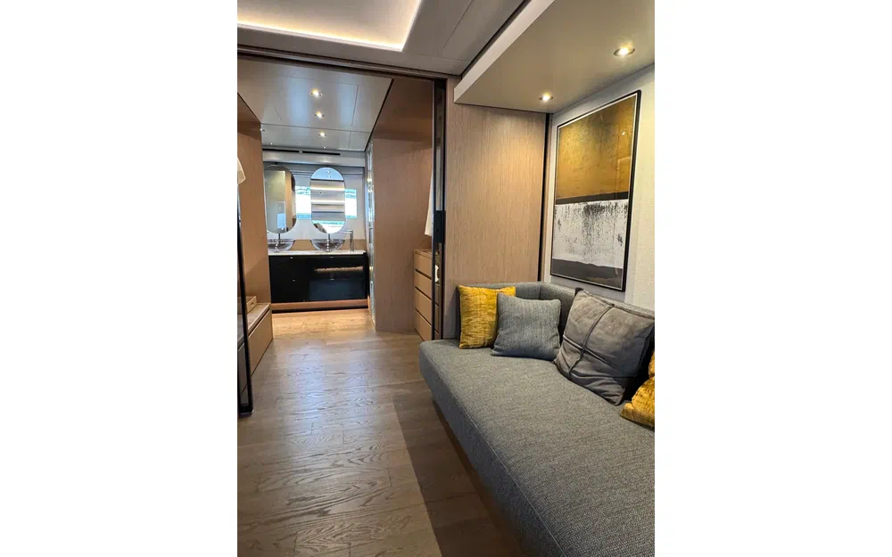 slider 27 Prestige Yachts M8