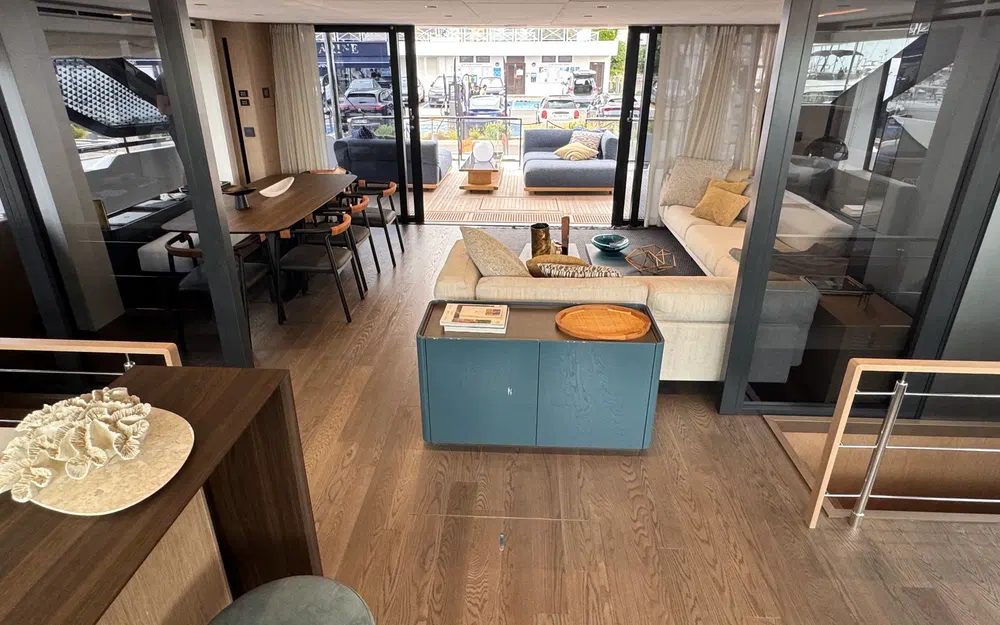 slider 28 Prestige Yachts M8