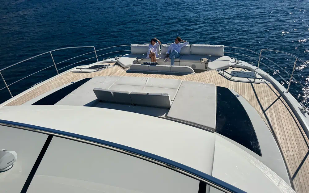 slider 29 Prestige Yachts M8