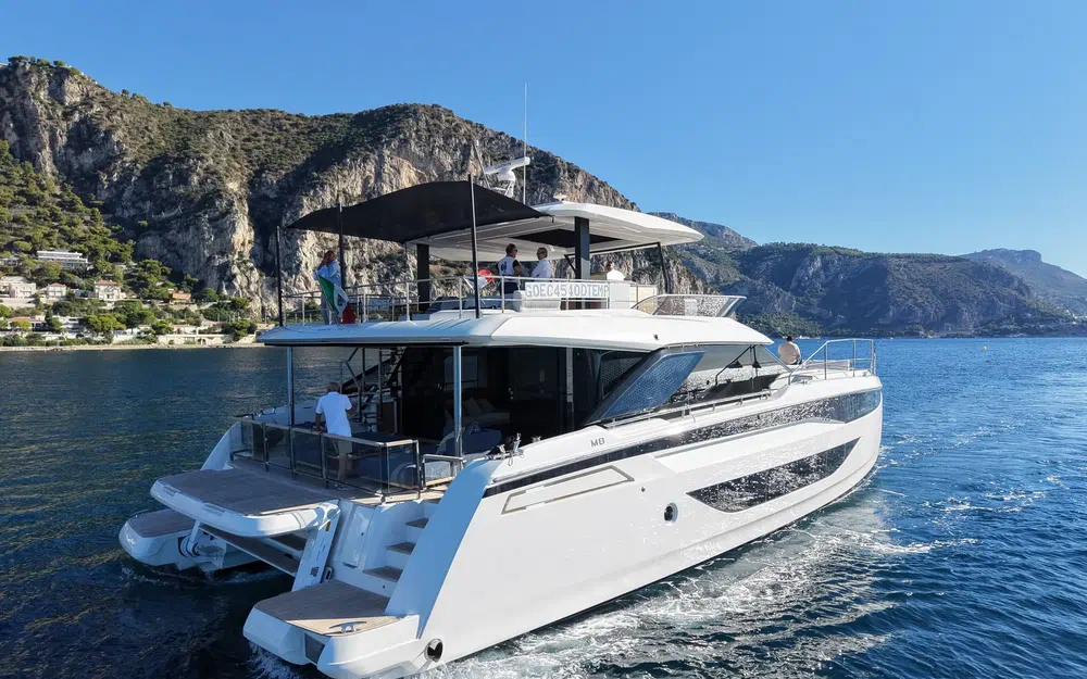 slider 31 Prestige Yachts M8