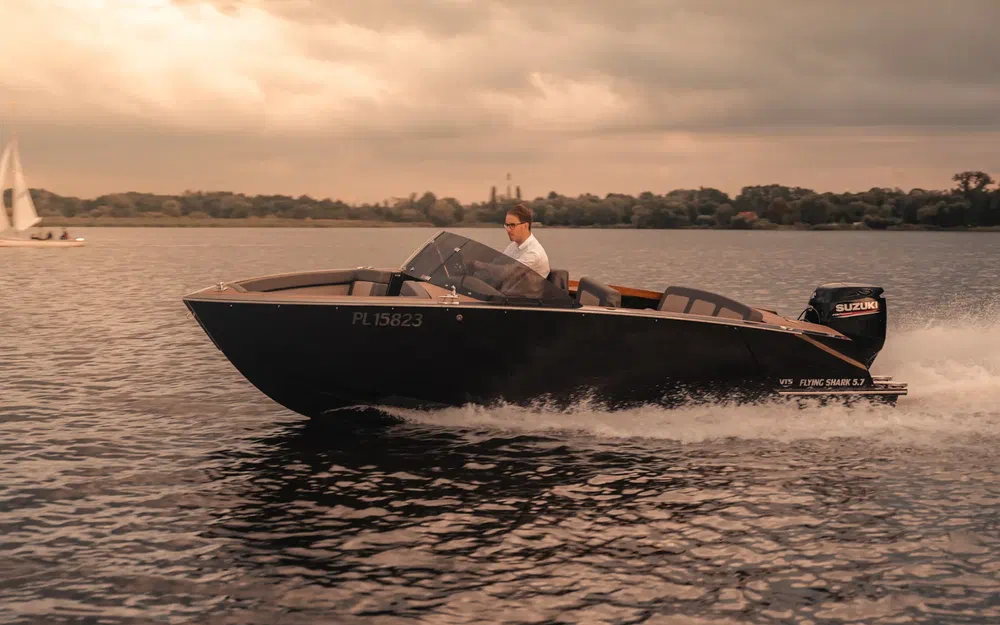 slider 0 VTS Boats Flying Shark 5.7