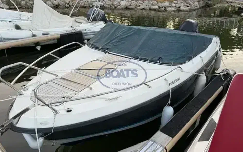 slider 2 Quicksilver Activ 645 Cabin