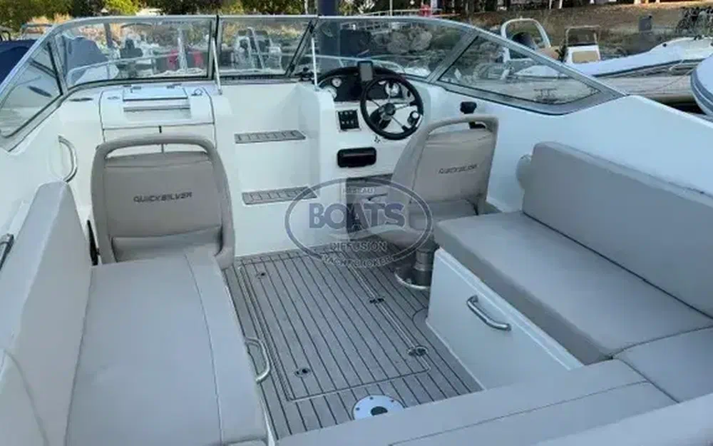 slider 5 Quicksilver Activ 645 Cabin