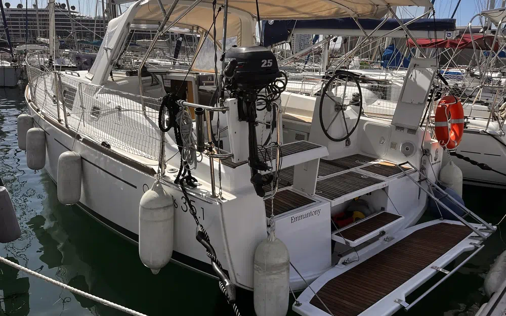 slider 0 Beneteau Oceanis 35.1