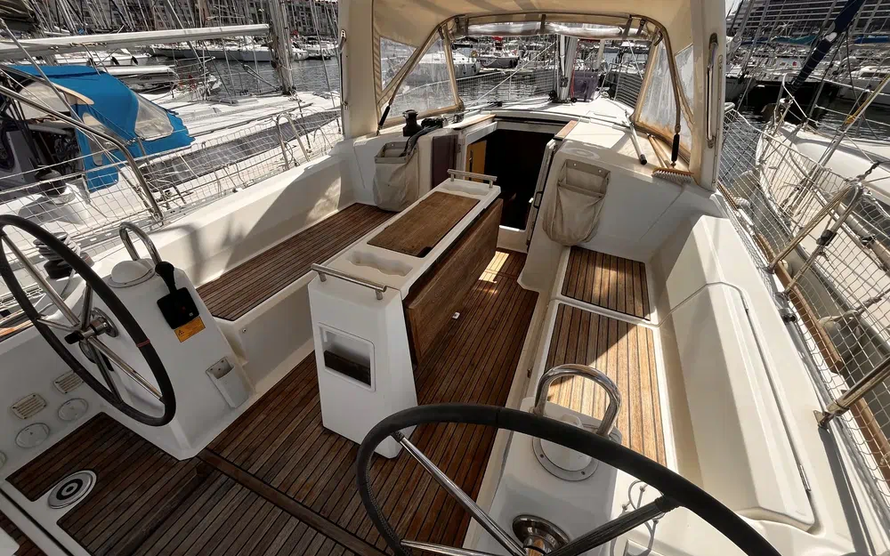 slider 3 Beneteau Oceanis 35.1