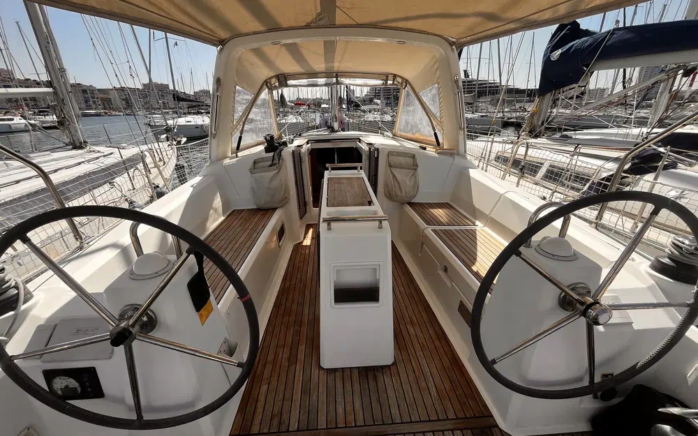 slider 4 Beneteau Oceanis 35.1