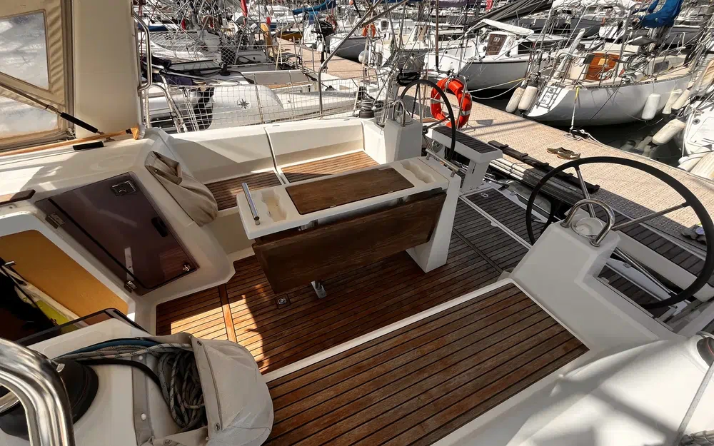 slider 5 Beneteau Oceanis 35.1