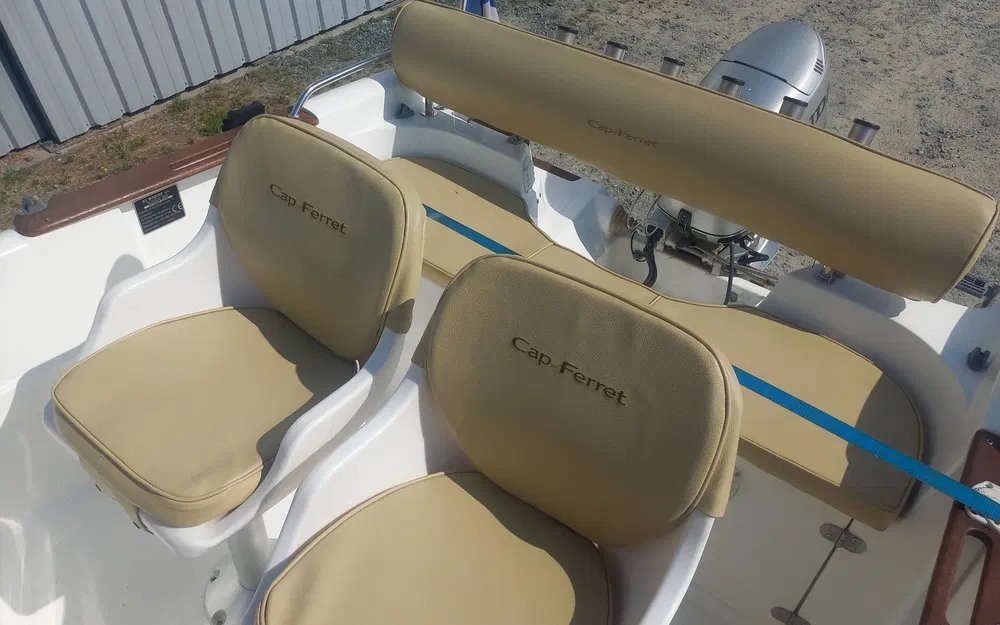 slider 9 B2 Marine Cap Ferret 502 Day Cruiser
