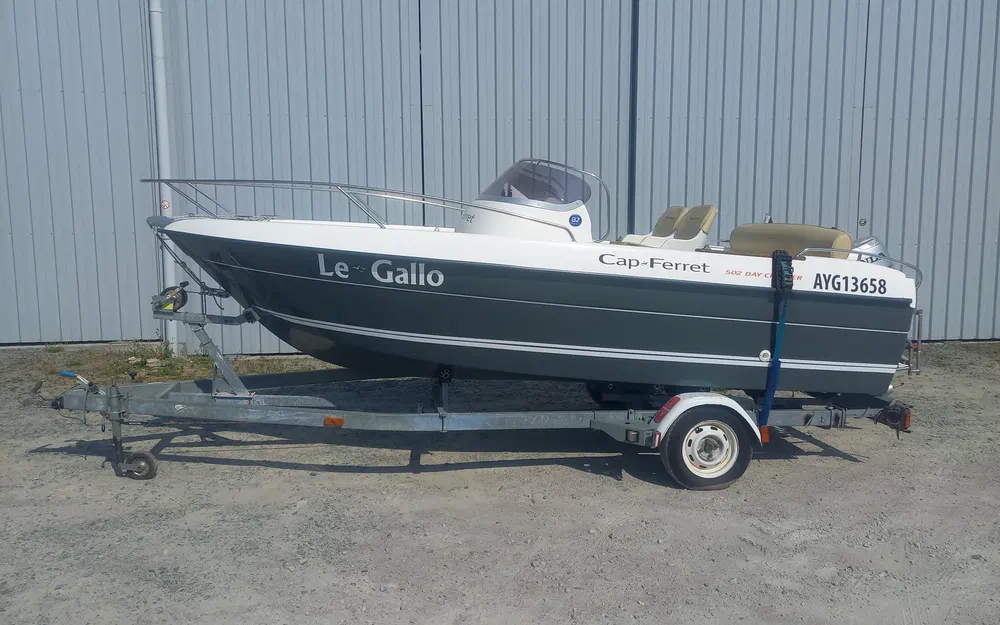 slider 0 B2 Marine Cap Ferret 502 Day Cruiser