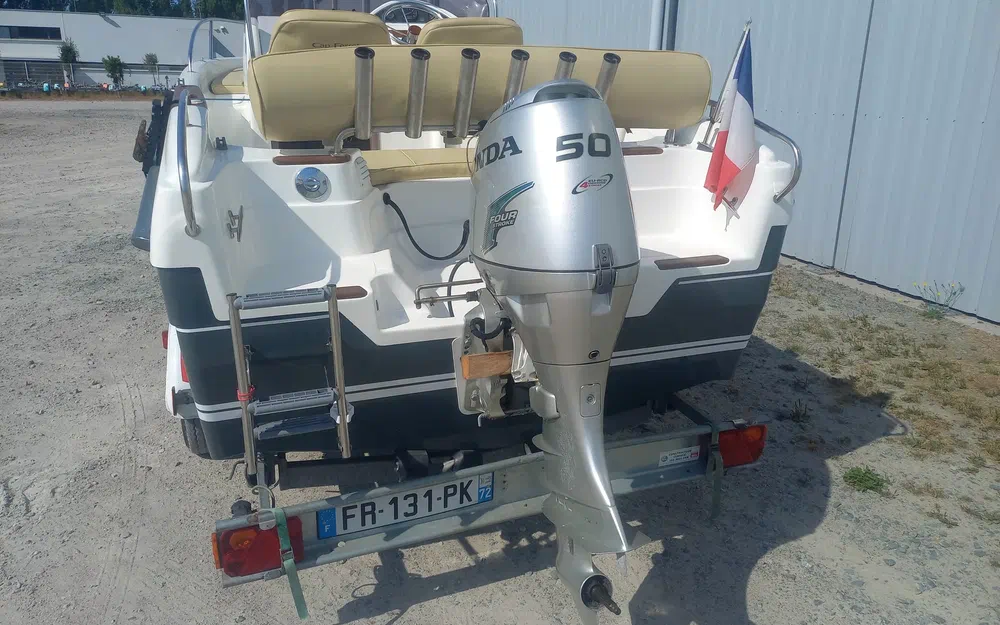 slider 3 B2 Marine Cap Ferret 502 Day Cruiser