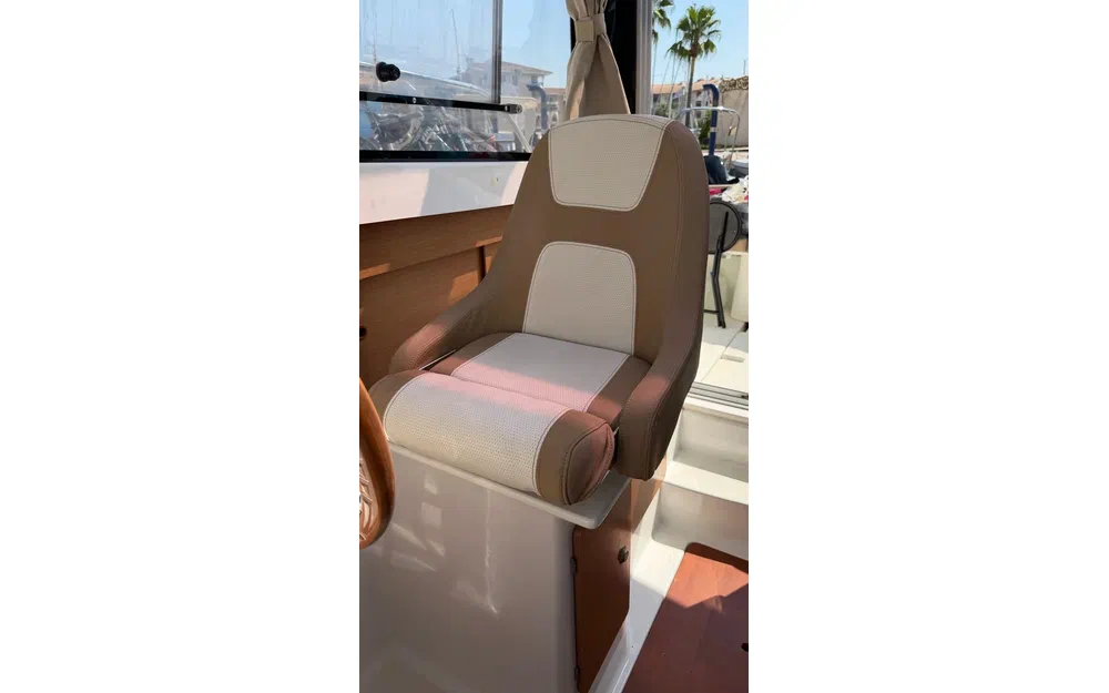 slider 25 Jeanneau Merry Fisher 645