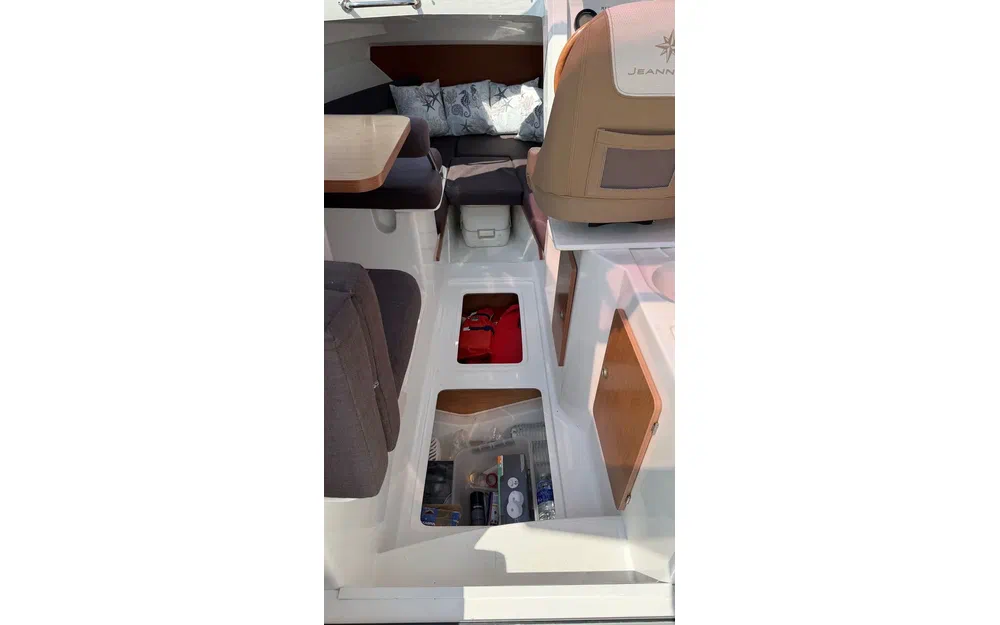slider 37 Jeanneau Merry Fisher 645