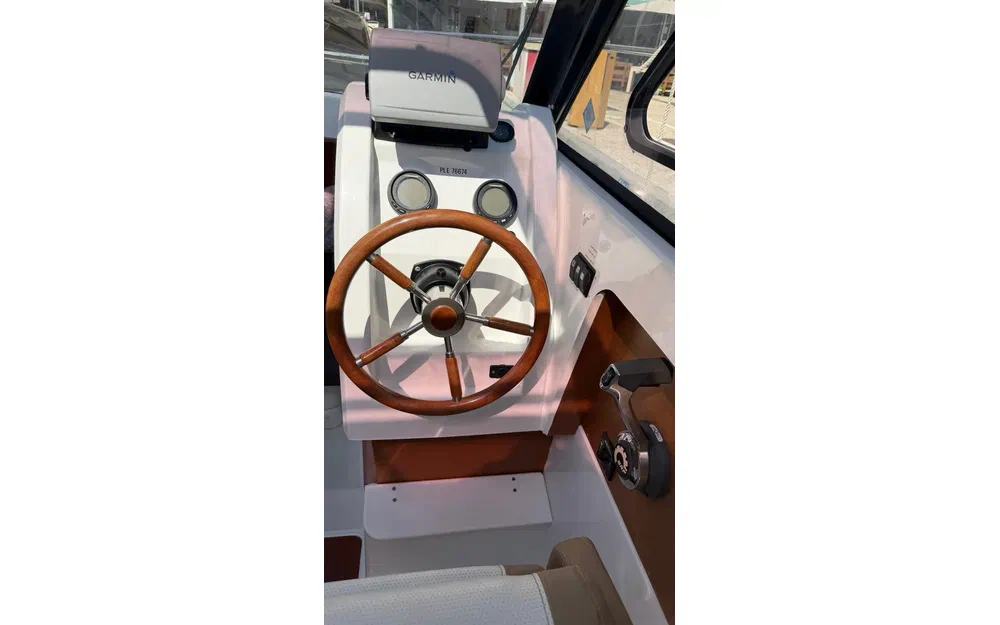 slider 6 Jeanneau Merry Fisher 645