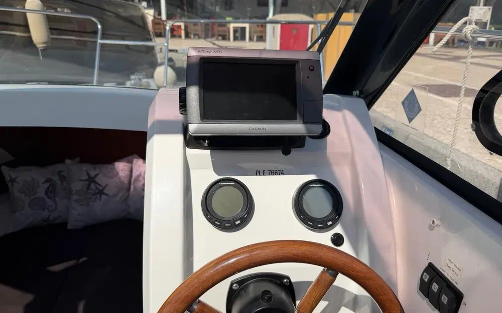 slider 7 Jeanneau Merry Fisher 645