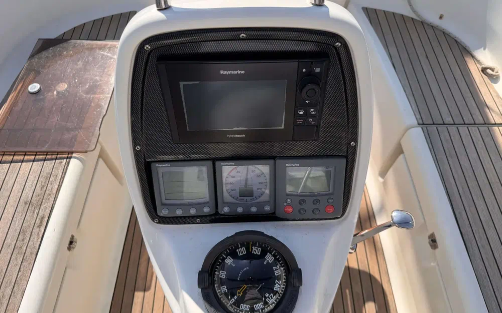 slider 5 Bavaria 37 Cruiser