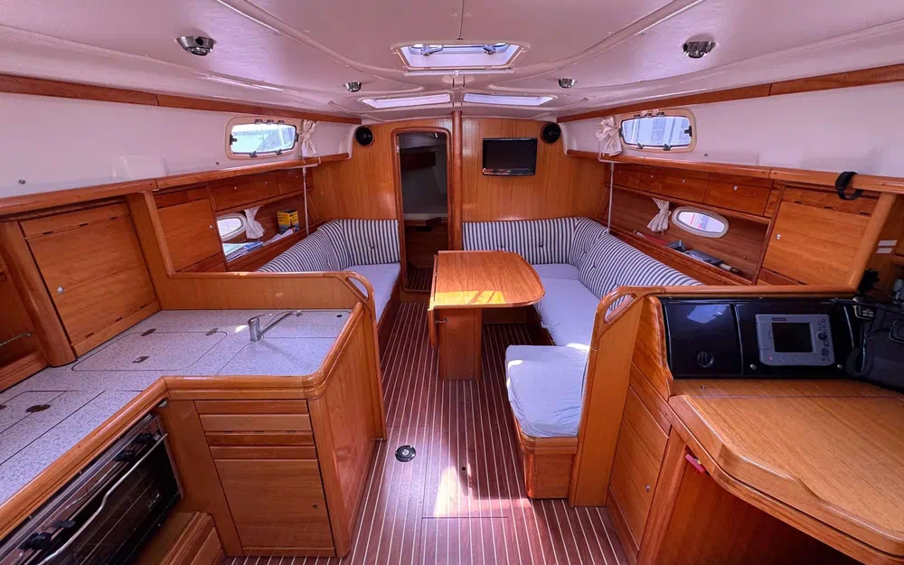 slider 7 Bavaria 37 Cruiser