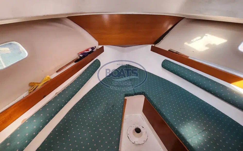 slider 9 Beneteau Antares 7