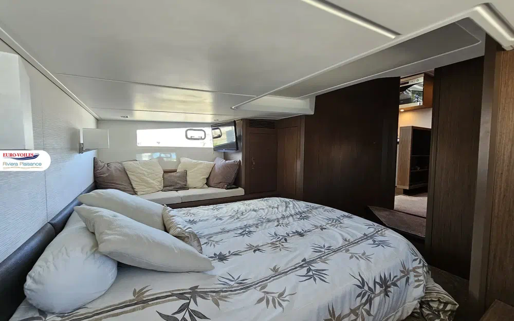 slider 10 Beneteau Gran Turismo 46